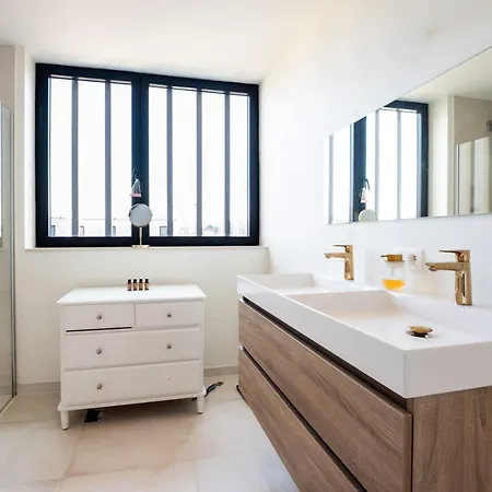 Brand New 3br House With Garden In Mariakerke オステンド