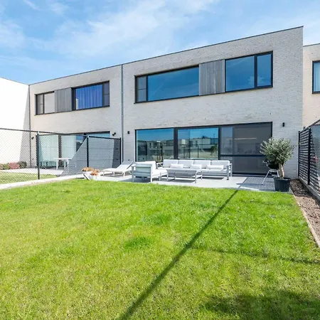 Brand New 3br House With Garden In Mariakerke בית נופש *